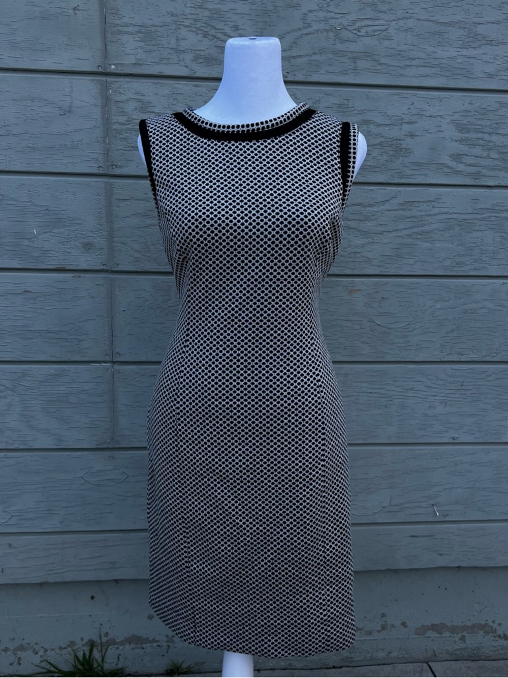 Kasper Black and White Sleeveless Knit Sheath Dress